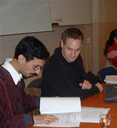 Farhad en Rob tijdens seminar november 2004
